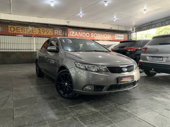 KIA CERATO 1.6 E.222 SEDAN 16V GASOLINA 4P MANUAL KIA CERATO 1.6 E.222 SEDAN 16V GASOLINA 4P MANUAL